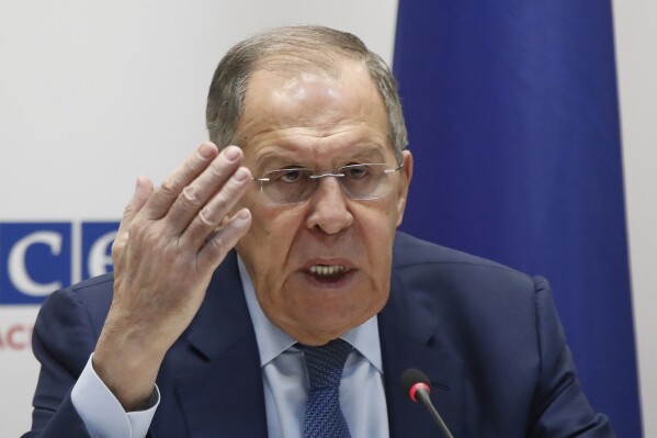 LAVROV ZAVAPIO U REŽIMSKIM MEDIJIMA: “Ekonomsku saradnju sada gotovo u potpunosti blokiraju ilegalne sankcije…”