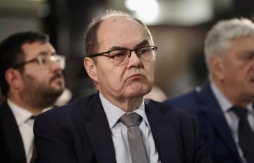 Šta sprema Christian Schmidt za deblokadu Doma naroda? Opcije su izmjena Poslovnika i oduzimanje mandata