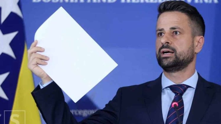 AMIDŽIĆ TVRDI DA SU KOMŠIĆ I BEĆIROVIĆ KREIRALI BUDŽET BiH: “Pisali su ga kao da su bacali grah!”