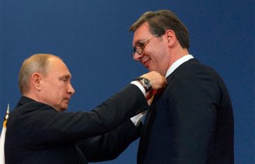 RUSKI RULET ALEKSANDRA VUČIĆA: Pred predsjednikom Srbije u Moskvi će paradirati agresorski vojnici i ruski plaćenici, a kući ga čeka…