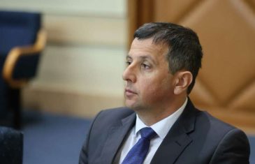 “KAO DA APRILA 1945. PRELAZITE U ČETNIKE”: Vukanović komentarisao Stanišićev prelazak u SNSD, a spomenuo je i Ćosića i “sarajevsku grupu odmetnika”