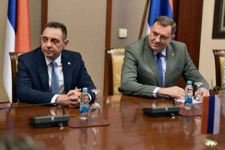 Dodik i Vulin imaju važne informacije: Ove godine prvi vojni piloti iz Srpske školovani u Beogradu