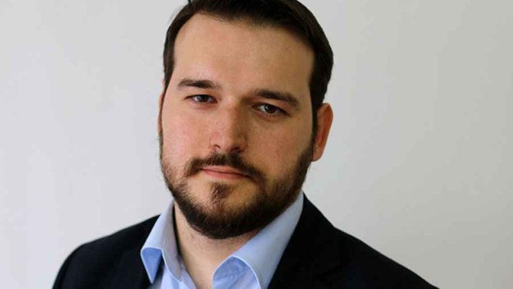 ADMIR ČAVALIĆ U NEVJERICI NAKON NASLOVA U SARAJEVSKOM MEDIJU: “Ali mi opet po ruskom kalendaru…”