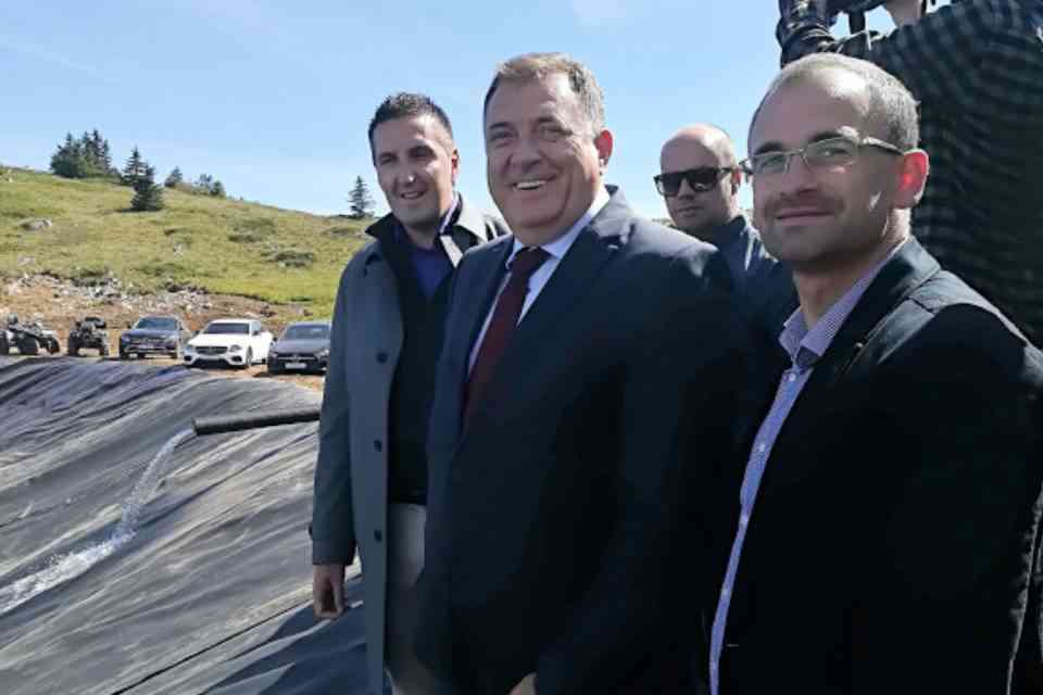 SRUŠENI SNOVI: Pukla ljubav sa olimpijske ljepotice, pitanje ko se obogatio