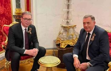 LJUBODRAG STOJADINOVIĆ ZA “SB”: “Vučić koji je od države napravio NUŽNIK koji smrdi do neba, a koga štite penzionisani zločinci iz Crvenih beretki, preko Dodika pokušava da destabilizuje BiH zbog…”