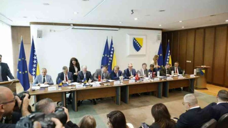 “PRIORITET JE ZADOVOLJITI ČOVIĆA, A SA EVROPSKIM INTEGRACIJAMA ŠTA BUDE”: Dvije trojke pod HDZ-om