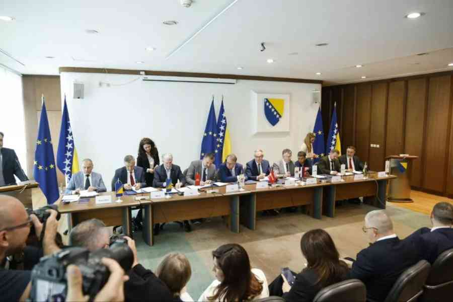 “PRIORITET JE ZADOVOLJITI ČOVIĆA, A SA EVROPSKIM INTEGRACIJAMA ŠTA BUDE”: Dvije trojke pod HDZ-om