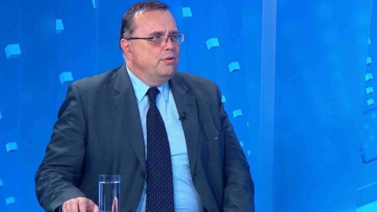 BURNO PRED KAMERAMA HRT-a: Profesor Robert Barić očitao lekciju Gordanu Akrapu -“Lijepo je što je kolega rekao, ali to su sve fraze….”