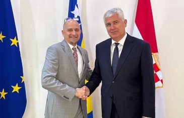 JE LI ČOVIĆ UBIJEDIO MAĐARE: U Mostaru im govorio o izmjenama Izbornog zakona