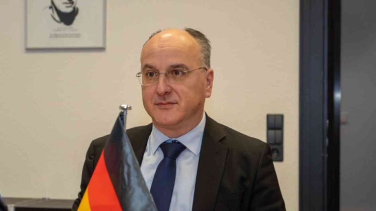 Ambasador Arnaut odgovorio na rasističke napade HDZ-a: Salva je sasuta jer misle da su iznad zakona