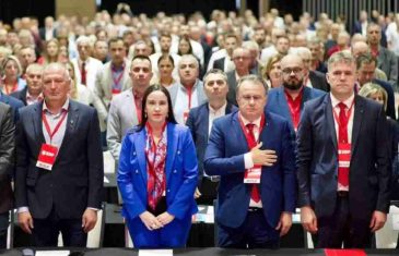 SDP DEMOKRATIJA: Helez stao uz Nikšića, burno pred kongres