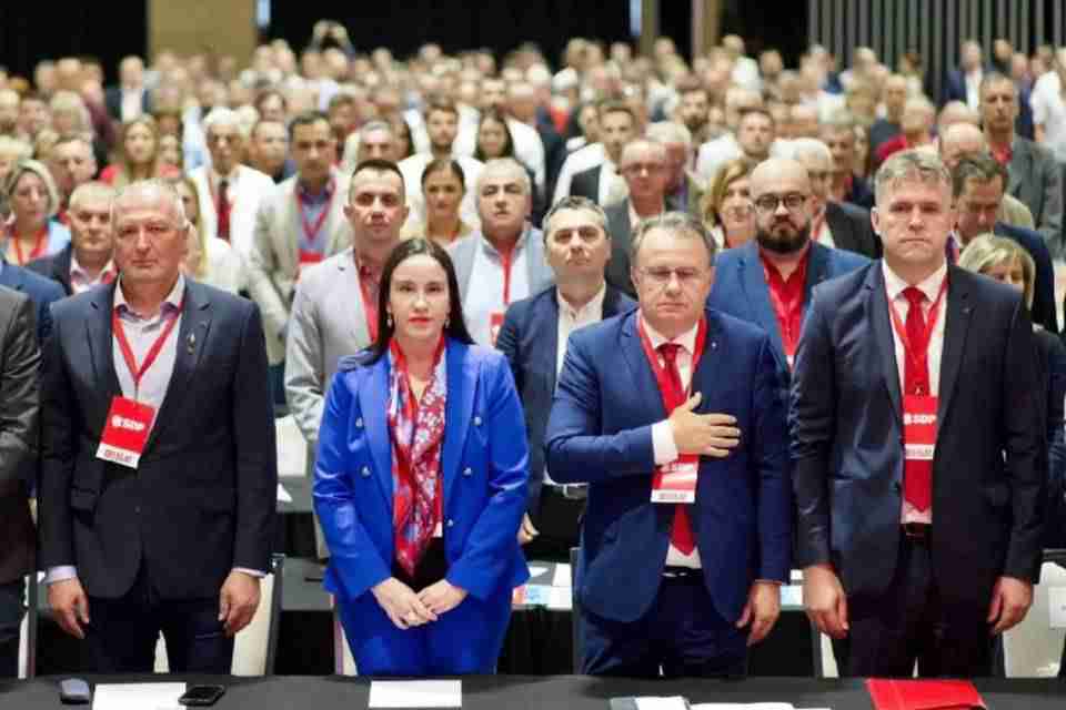 SDP DEMOKRATIJA: Helez stao uz Nikšića, burno pred kongres