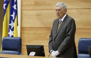 NEBOJŠA RADMANOVIĆ U PANICI: „Apelujem na sve poslanike i delegate iz RS-a da se urazume i djeluju jedinstveno…“
