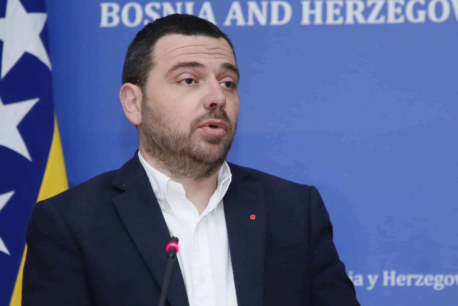 PUNO NAČINA ZA ZLOUPOTREBU ZAKONA: “Prevara u postupku javne nabavke, nezakonito pogodovanje u…”