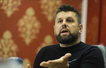 EMOTIVAN ISTUP DURAKOVIĆA: “Strah me je za Srebrenicu. Ništa se ne mijenja osim…!”