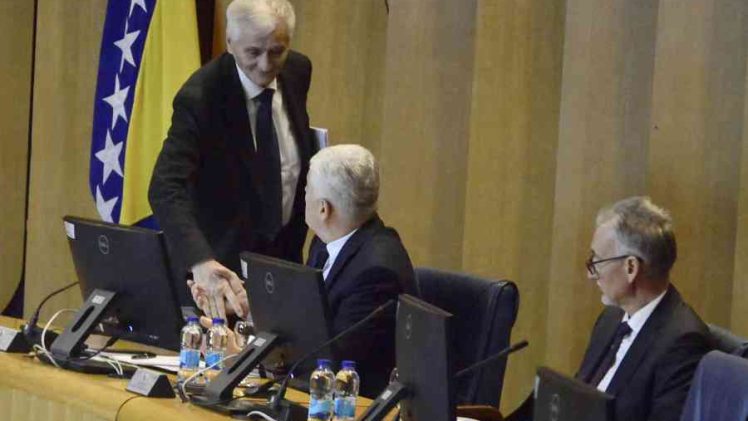 U REŽIJI DRAGANA ČOVIĆA I NIKOLE ŠPIRIĆA: Zakazali dvije sjednice za isti dan, na dnevnom redu obje sjednice su…