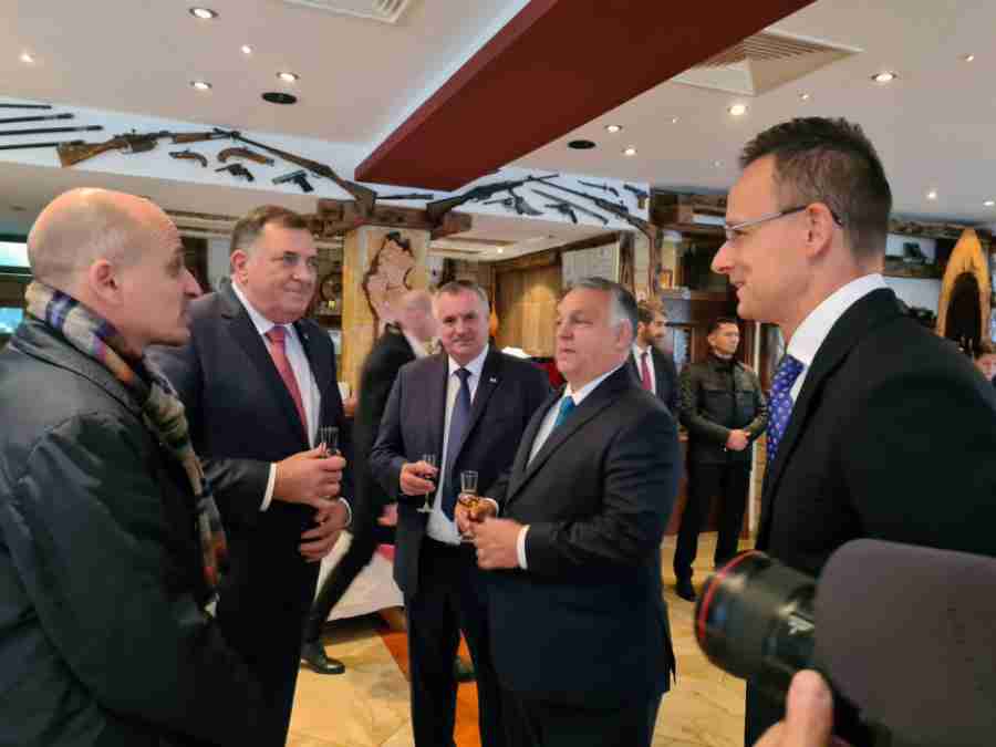 DODIK UHVAĆEN U MUTNIM POSLOVIMA: Prijeti li nova arbitraža državi, i šta je radio s Orbanom?