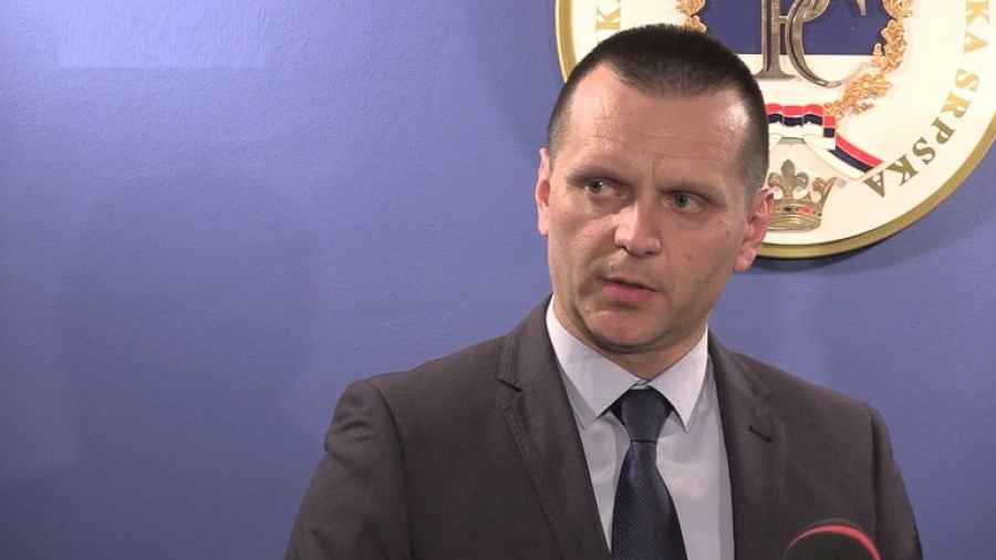 SJEĆATE LI SE KAKO ŠAMARA DRAGAN LUKAČ: Sada on, osuđeni bivši ministar, priča o uvođenju rezervnog sastava MUP-a RS
