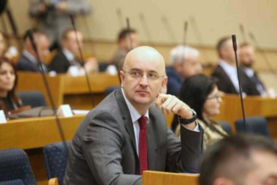 POLITIČKA MISTERIJA U REPUBLICI SRPSKOJ: “Mazalice, ko te nazvao da ekspresno odustaneš od zakona?”
