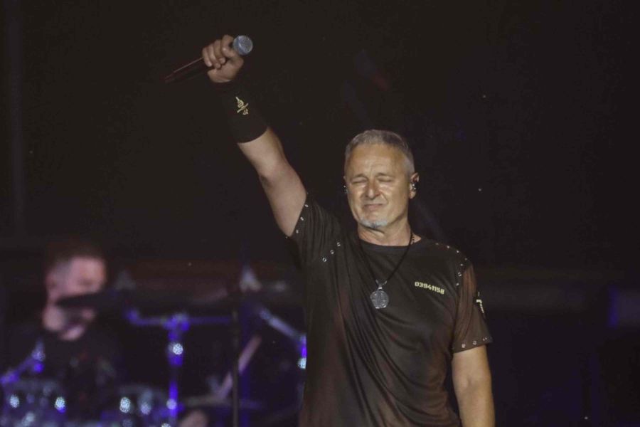 KAKO JE THOMPSON ZAPOČEO, A KAKO ZAVRŠIO KONCERT: “Zato hoću poručiti cijeloj Evropi da se vrati…!”
