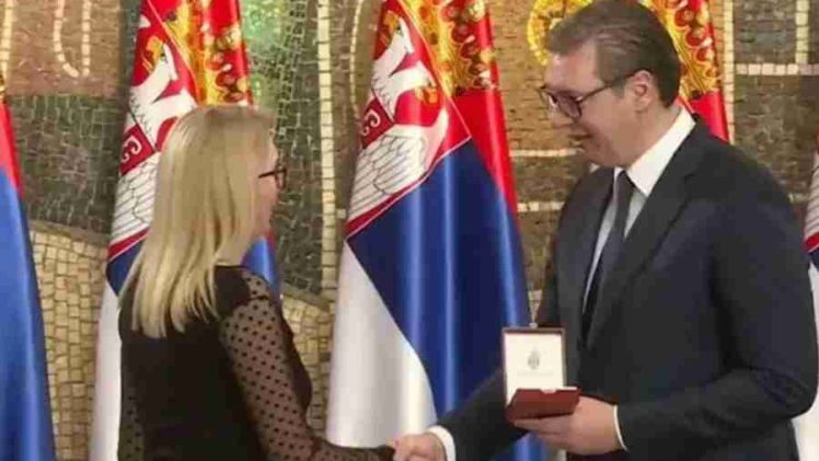 KO JE TUŽITELJICA KOJA JE “POMILOVALA” DODIKA: Podigla optužnicu protiv Dudakovića, pa primila medalju od Vučića, svjedoci pamte njenu JEZIVU IZJAVU prilikom hapšenja pripadnika 5. korpusa…