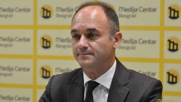 ZORAN VULETIĆ, DIREKTNO: “Politika srpskog sveta Srbiju gura u ambis”