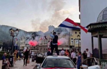 BURNO U JAJCU: Svadbena kolona zaustavila se ispred džamije, oglasili se iz SDA…