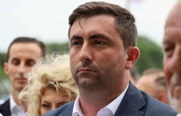 PETROVIĆ O DODIKOVIM POZIVIMA: “Je l’ se jedinstvo ostvaruje sa onima koji napraviše milionske pronevjere, a sami postadoše milijarderi?”