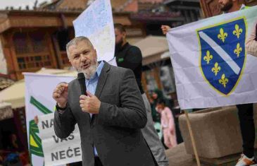Plitki sljedbenici inata: Musino deranje jarca…