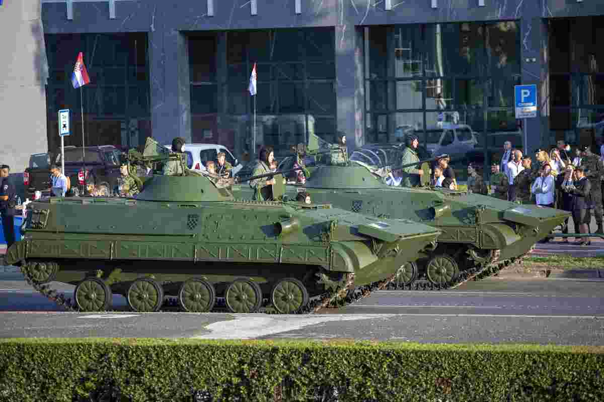 Je li vojna parada u Zagrebu pokazala da je na Balkanu počela utrka u naoružanju?