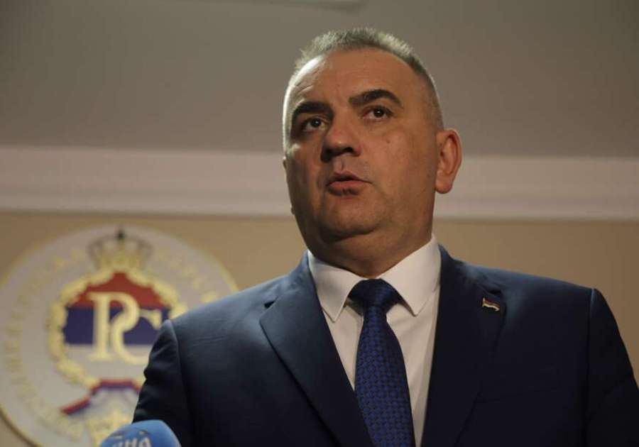 ZAPRATIO DODIKA, PA ZAKLJUČAO KOMENTARE: “Približavanje” građanima po receptu Save Minića