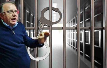 TRIPTIH O SPENGAVANJU: Komunikacija premijera Nikšića i direktora Munjića je ispod nivoa pijace u Konjicu, ali je u granicama njihovih objektivnih mogućnosti! TRIPTIH O SPENGAVANJU: Komunikacija premijera Nikšića i direktora Munjića je ispod nivoa pijace u Konjicu, ali je u granicama njihovih objektivnih mogućnosti!