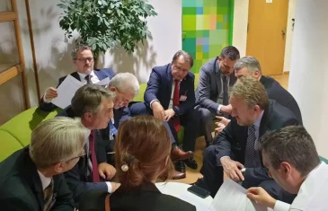 Dodik igra šah, ‘naši’ loto: Političkim ljušturama u Sarajevu vlast važnija od domovine!