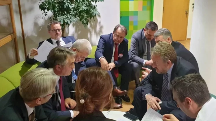 Dodik igra šah, ‘naši’ loto: Političkim ljušturama u Sarajevu vlast važnija od domovine!