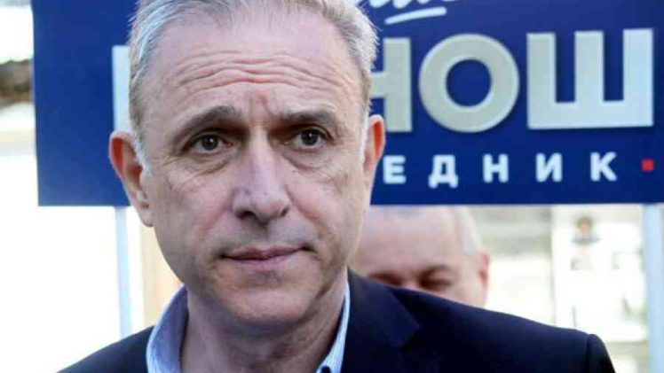 PONOŠEV “SAVJET” VUČIĆU: “Ako povuče potez koji im nije po volji, bilo bi bolje da se, kada ode u Moskvu, ne penje na…”