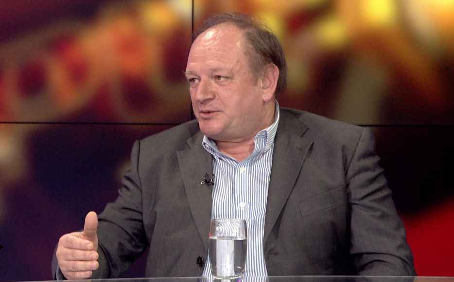 Šoja upozorava: “Moguć rat Dodika i Vučića! Draško neće zamijeniti Dodika, neće ga Amerikanci!” Šoja upozorava: “Moguć rat Dodika i Vučića! Draško neće zamijeniti Dodika, neće ga Amerikanci!”