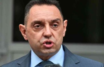 VULIN TVRDI DA JE III SVJETSKI RAT POČEO UJEDINJENJEM NJEMAČKE: Tačno tad je i on trebao otići na konsultacije kod psihijatra VULIN TVRDI DA JE III SVJETSKI RAT POČEO UJEDINJENJEM NJEMAČKE: Tačno tad je i on trebao otići na konsultacije kod psihijatra