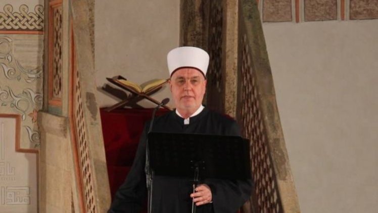 Reis Kavazović pisao šefovima Klubova u Domu naroda BiH jer mu se ne sviđa evropski Zakon o sudu BiH. Tvrdi da ugrožava prava vjernika