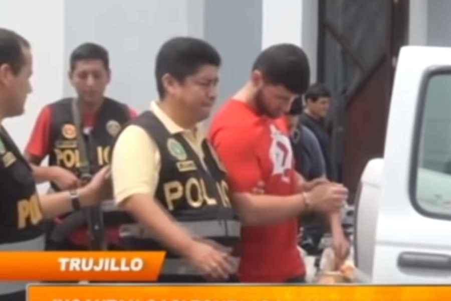 UZNEMIRUJUĆE VIJESTI IZ SARAJEVA: U telefonu člana narko kartela Tito i Dino pronađena fotografija registarskih tablica automobila Avde Avdića UZNEMIRUJUĆE VIJESTI IZ SARAJEVA: U telefonu člana narko kartela Tito i Dino pronađena fotografija registarskih tablica automobila Avde Avdića