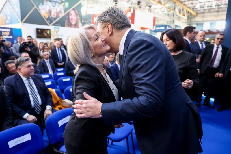 Kako je HDZ-ov ‘trio’ Krišto, Bošnjak i Kuprešaković prokrijumčario Plenkovića preko bh. granice Kako je HDZ-ov ‘trio’ Krišto, Bošnjak i Kuprešaković prokrijumčario Plenkovića preko bh. granice