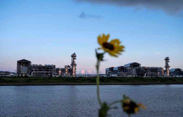 AMERIČKI ULTIMATUM BALKANU: Srbija mora prodati NIS, u Bosnu stižu cijevi koje gase ruski plin