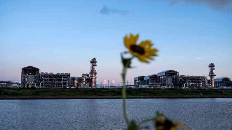 AMERIČKI ULTIMATUM BALKANU: Srbija mora prodati NIS, u Bosnu stižu cijevi koje gase ruski plin