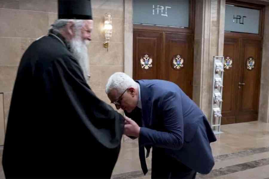 NAPETO U SUSJEDSTVU: Crkva Srbije i četnički vojvoda na čelu Skupštine – ne miruju… NAPETO U SUSJEDSTVU: Crkva Srbije i četnički vojvoda na čelu Skupštine – ne miruju…