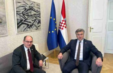 ZAGREB KREIRA POLITIKU OHR-a: Visoki predstavnik postao redovni gost hrvatskih zvaničnika, interesi Bosne i Hercegovine mu u drugom planu