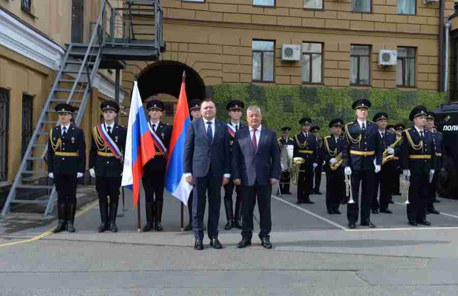 MUP RS ŠUTI, DOKAZI GOVORE: Identifikovano pet ključnih Putinovih ljudi na slavi u Banjaluci MUP RS ŠUTI, DOKAZI GOVORE: Identifikovano pet ključnih Putinovih ljudi na slavi u Banjaluci