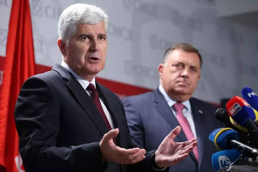 POLICIJSKE AGENCIJE DOKAZALE DA SU PRODUŽENE RUKE POLITIKE: SNSD i HDZ znaju šta rade, a kuda plovi Trojkin brod? POLICIJSKE AGENCIJE DOKAZALE DA SU PRODUŽENE RUKE POLITIKE: SNSD i HDZ znaju šta rade, a kuda plovi Trojkin brod?