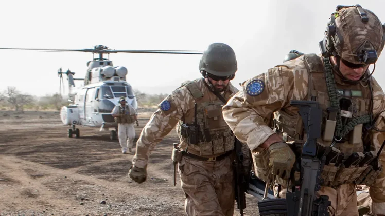 Oživljena ideja koju su davno predložili Merkel i Macron: “EU mora napraviti vojsku od 100.000 vojnika”