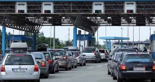 Nova pravila u FBiH stupila na snagu: Evo koliko gotovine smijete prenijeti preko granice i šta se sve smatra gotovinom