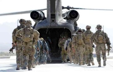 Od euforije na burzi do strateške katastrofe: Kako je Trumpov “gotovo završen” rat postao noćna mora