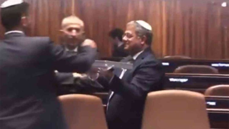 Ben-Gvir slavi usvajanje smrtne kazne za Palestince uz šampanjac: ‘Brojat ćemo jednog po jednog’